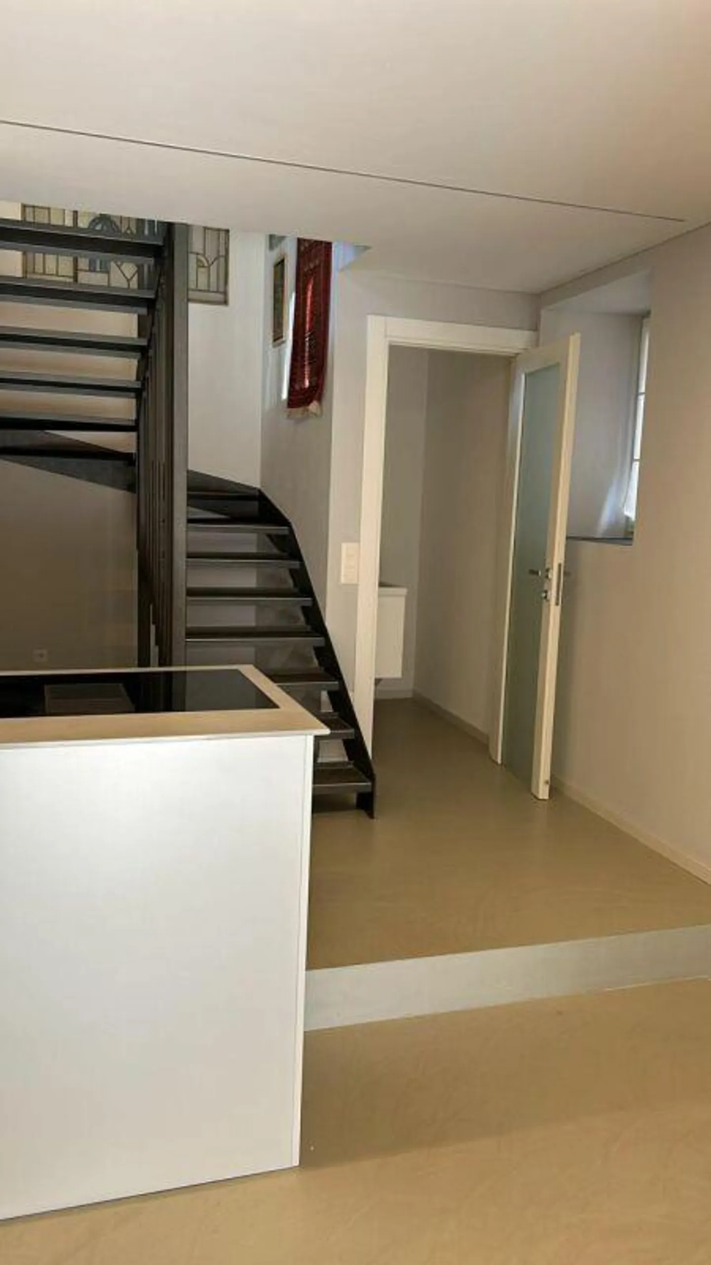 Modern 3.5-room house - Comfort, color, and tranquility - Photo 4 of 12