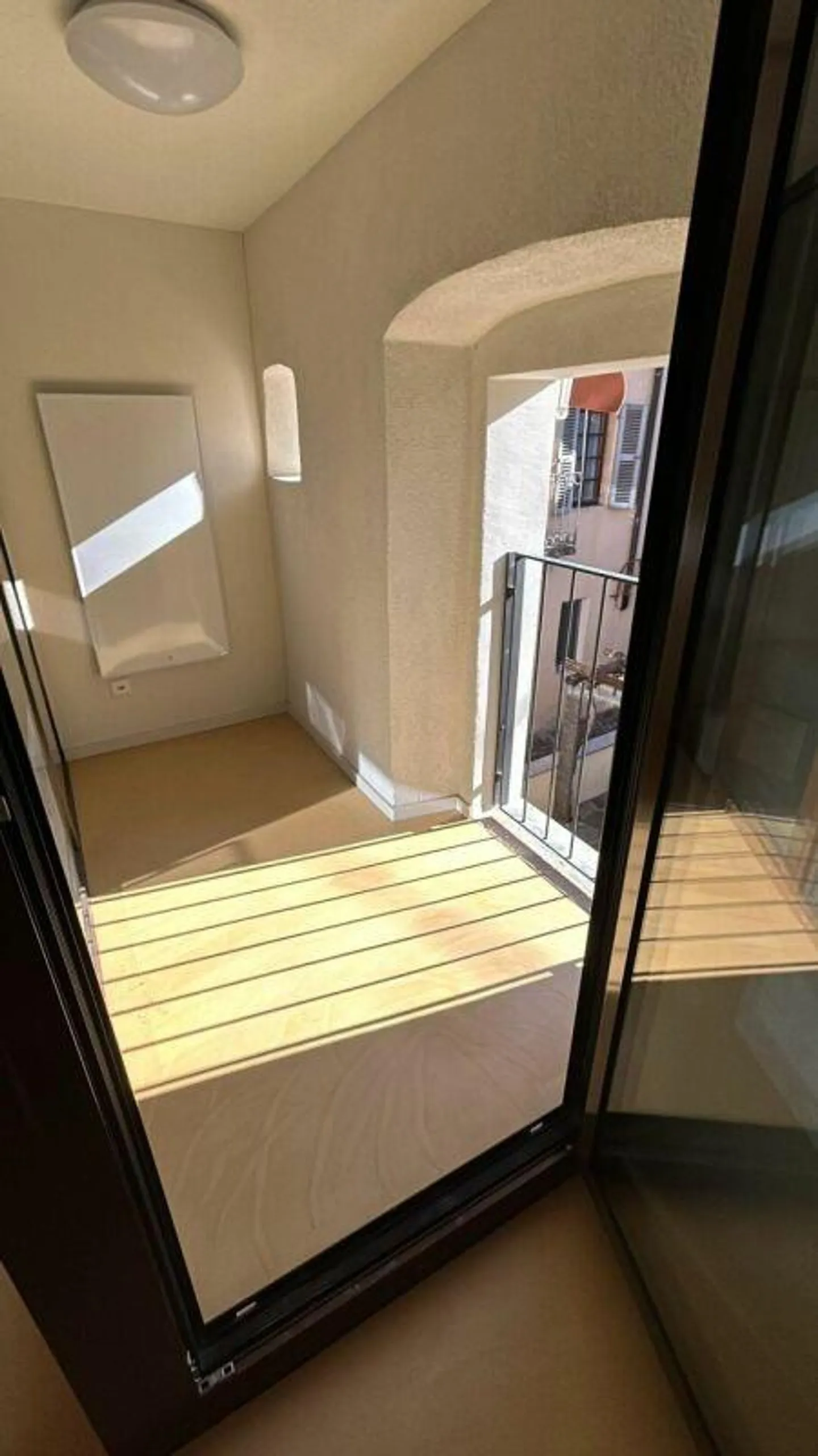 Modern 3.5-room house - Comfort, color, and tranquility - Photo 2 of 12