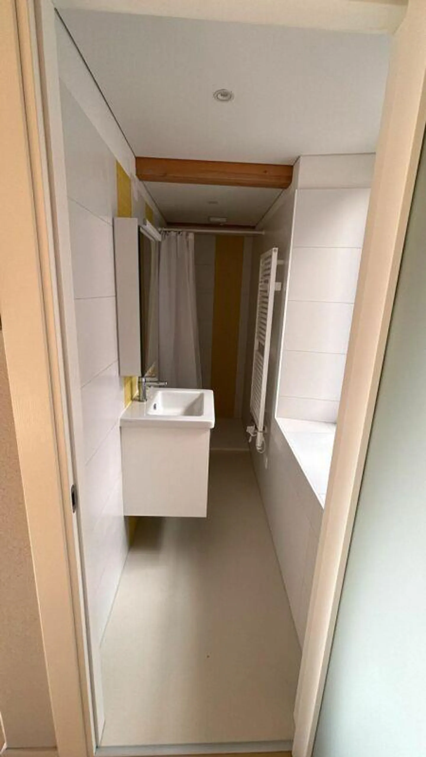 Modern 3.5-room house - Comfort, color, and tranquility - Photo 12 of 12