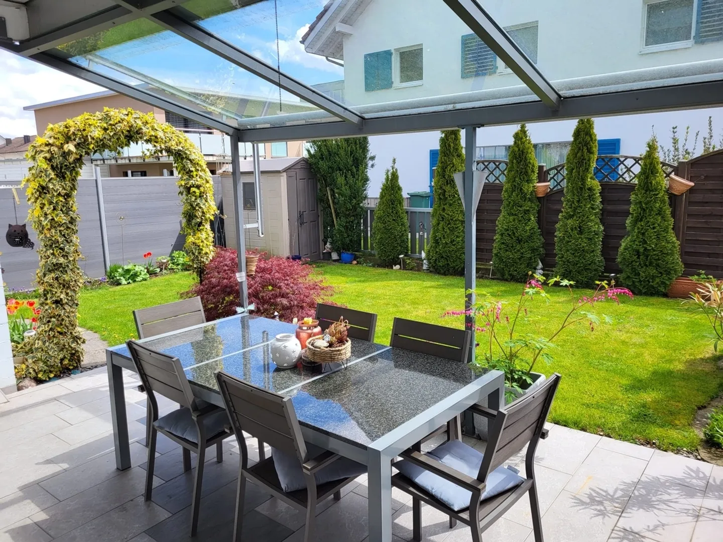 RISERVATO - Incantevole casa duplex di 5,5 stanze con giardino a Suhr (AG) - Foto 1 di 13