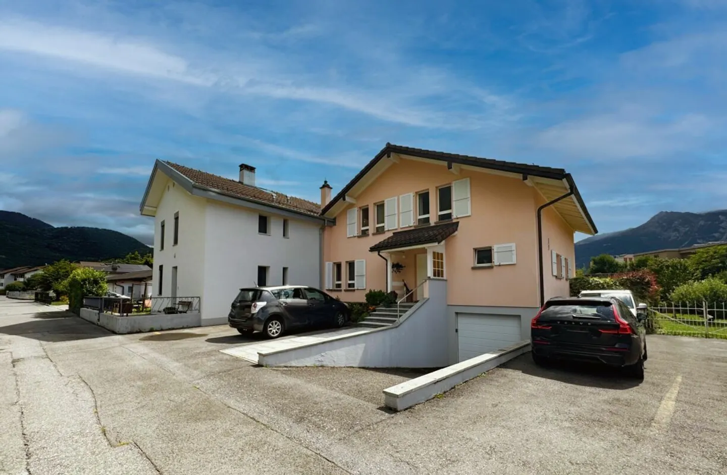 Casa indipendente ad Aigle con giardino. - Foto 2 di 28