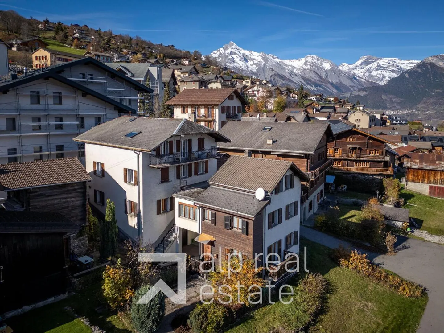 Affascinante casa di villaggio - Foto 2 di 17