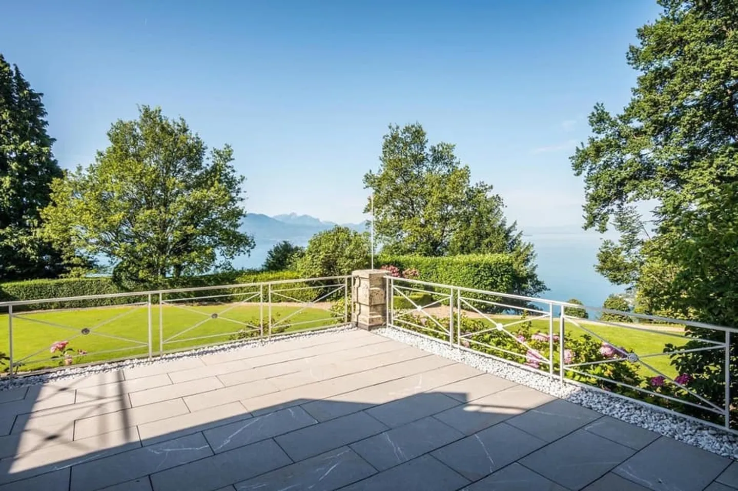 Magnifique villa avec vue lac - Photo 2 sur 7