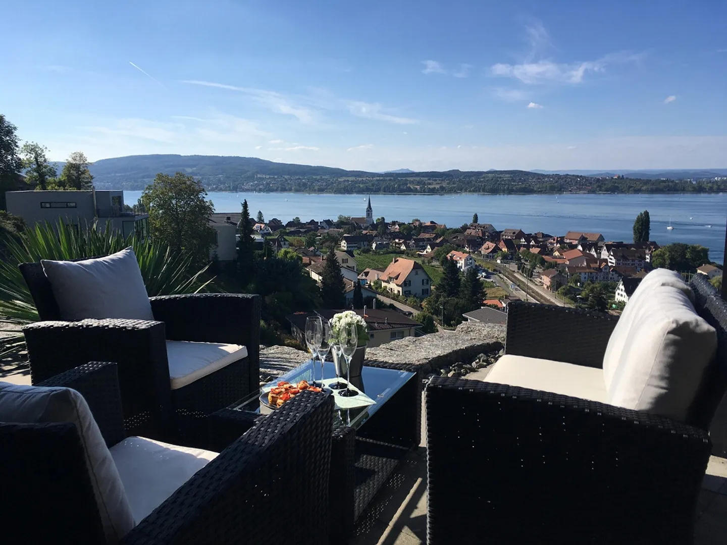 Wunderschöne Wohnung mit Seesicht - Foto 3 von 11