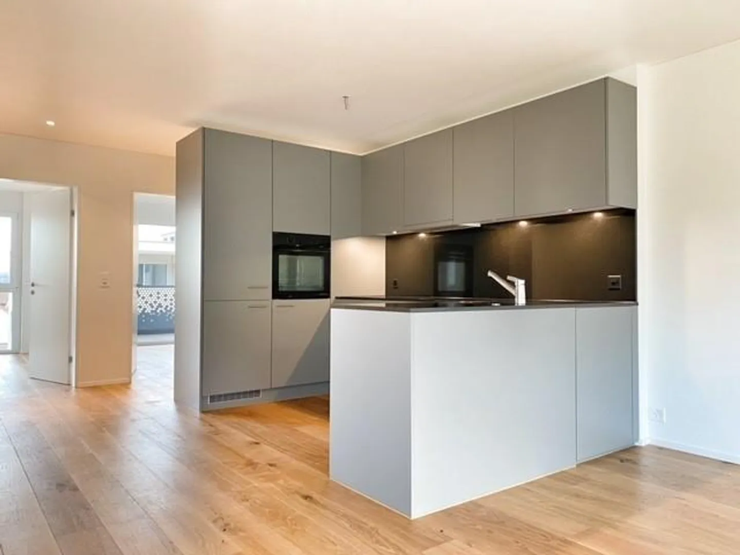 Appartement moderne et confortable de 3½ pièces dans la verdure - Photo 2 sur 8