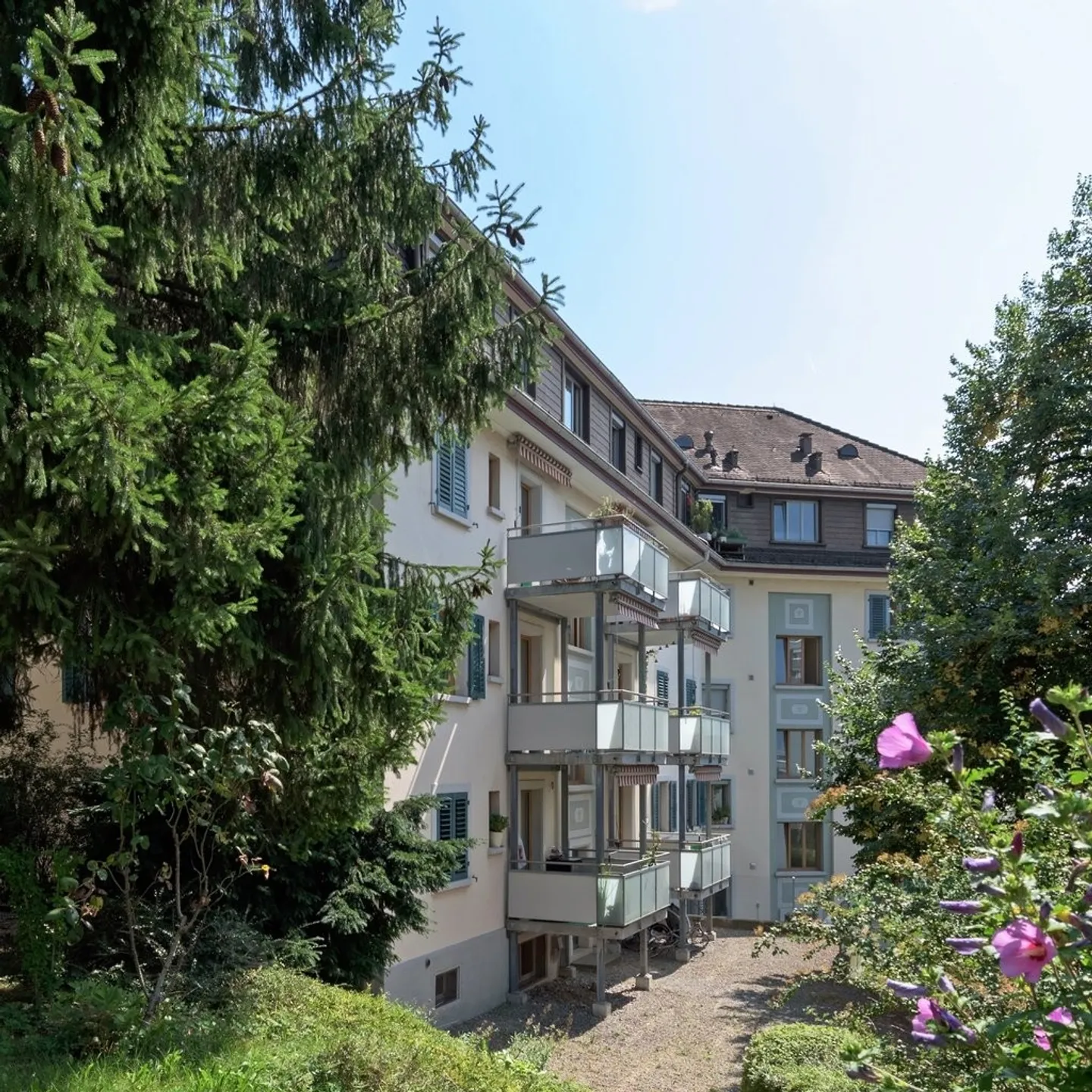 Charming old building apartment in beautiful Wipkingen - Photo 1 of 7