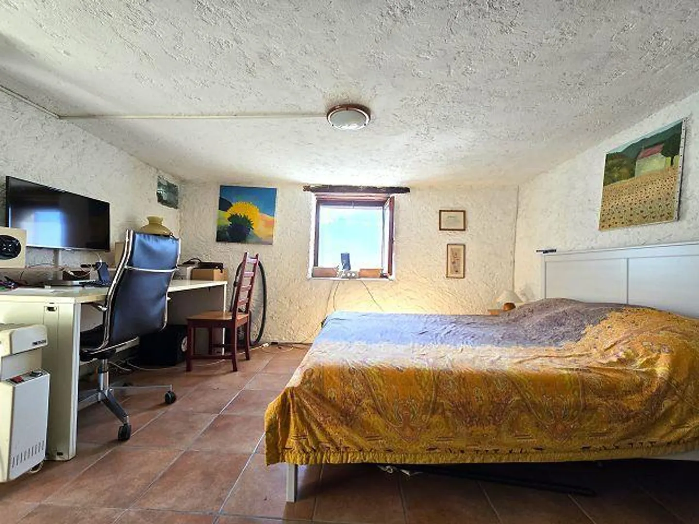 Rustico di 3 stanze con piccolo giardino in una posizione molto tranquilla e soleggiata... - Foto 6 di 32
