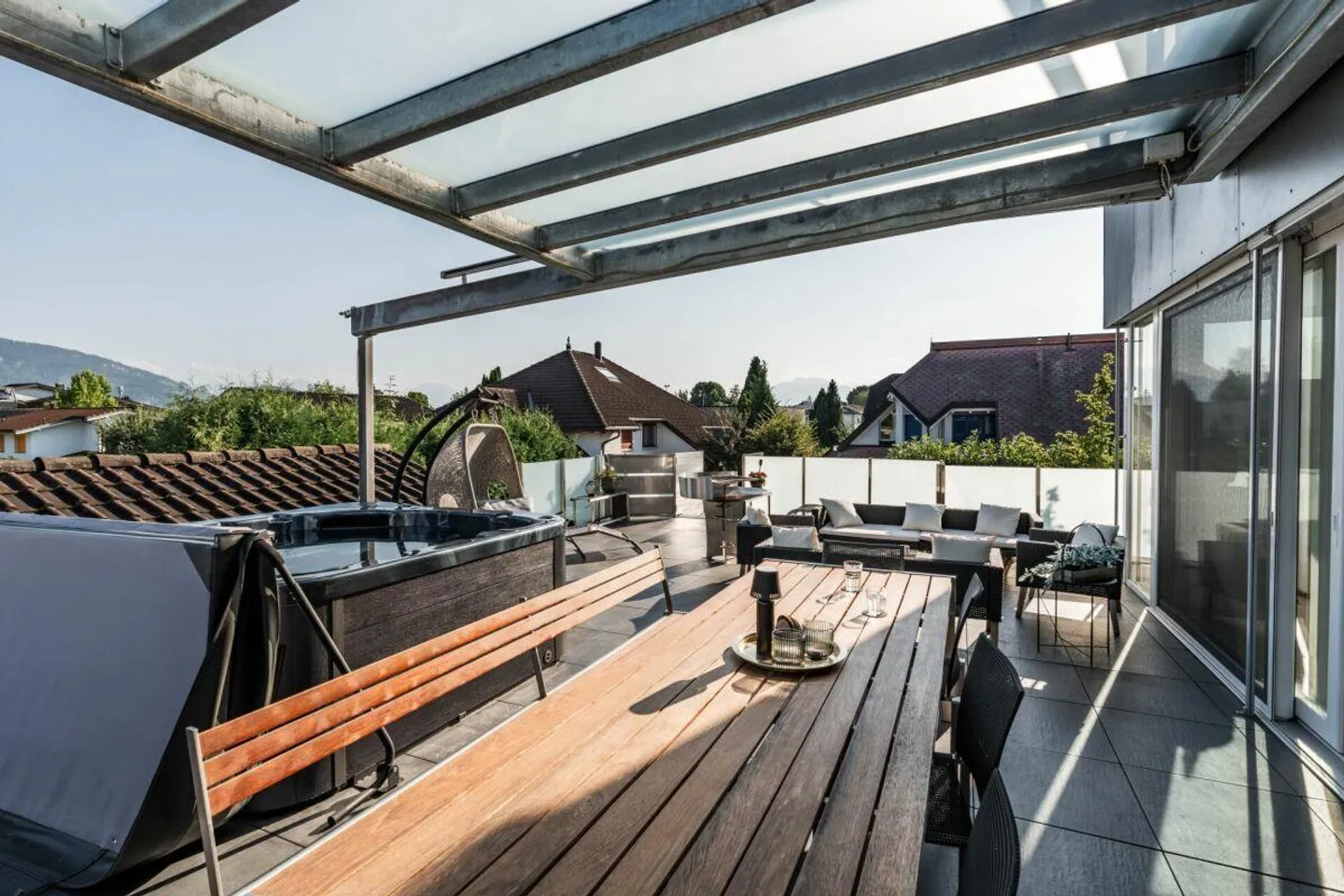Maison individuelle spacieuse de 8 pièces avec appartement, jardin et grande terrasse - Photo 9 sur 14