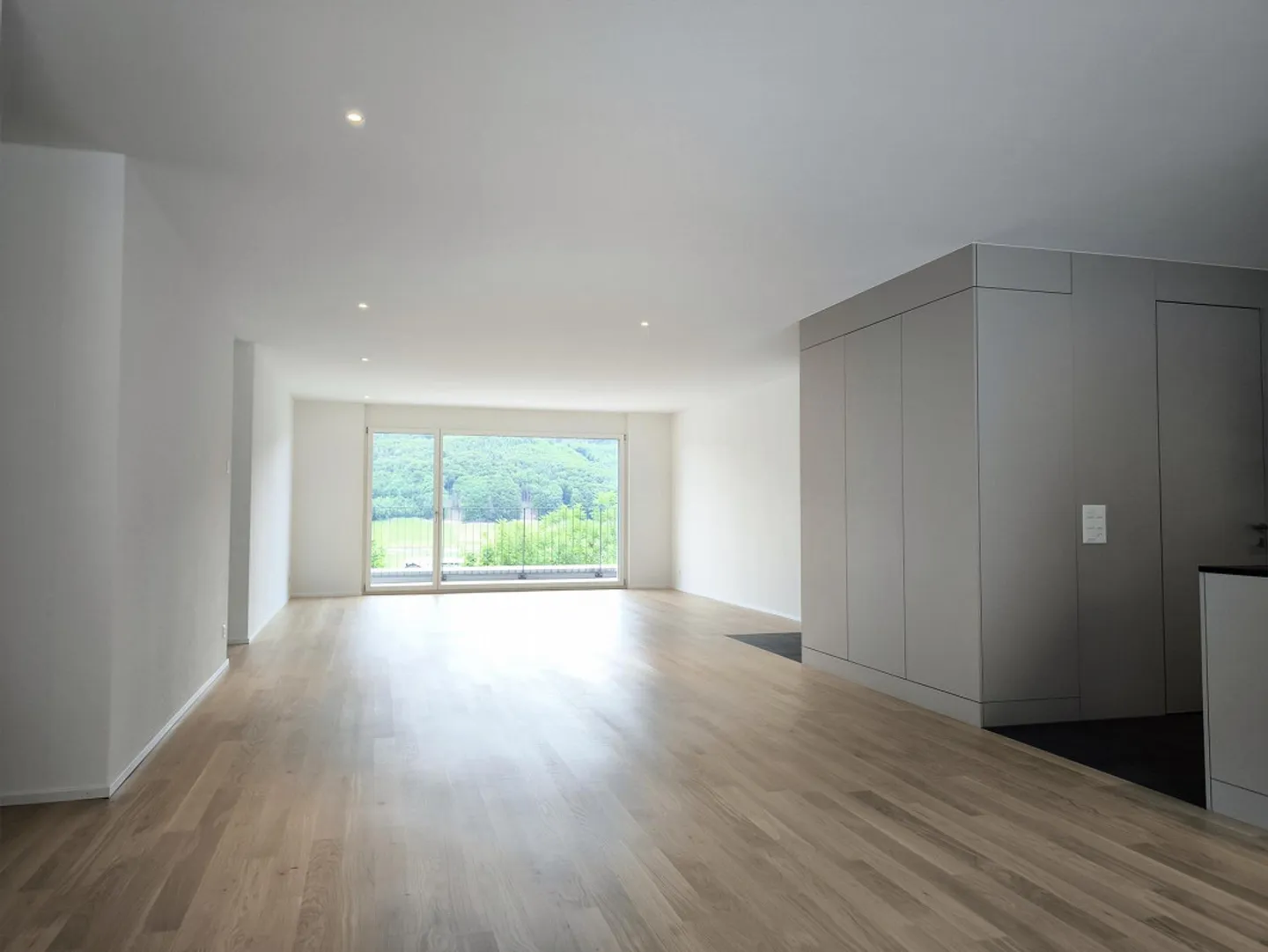 Moderne 4.5-Zimmer-Wohnung mit Terrasse - Foto 6 von 17