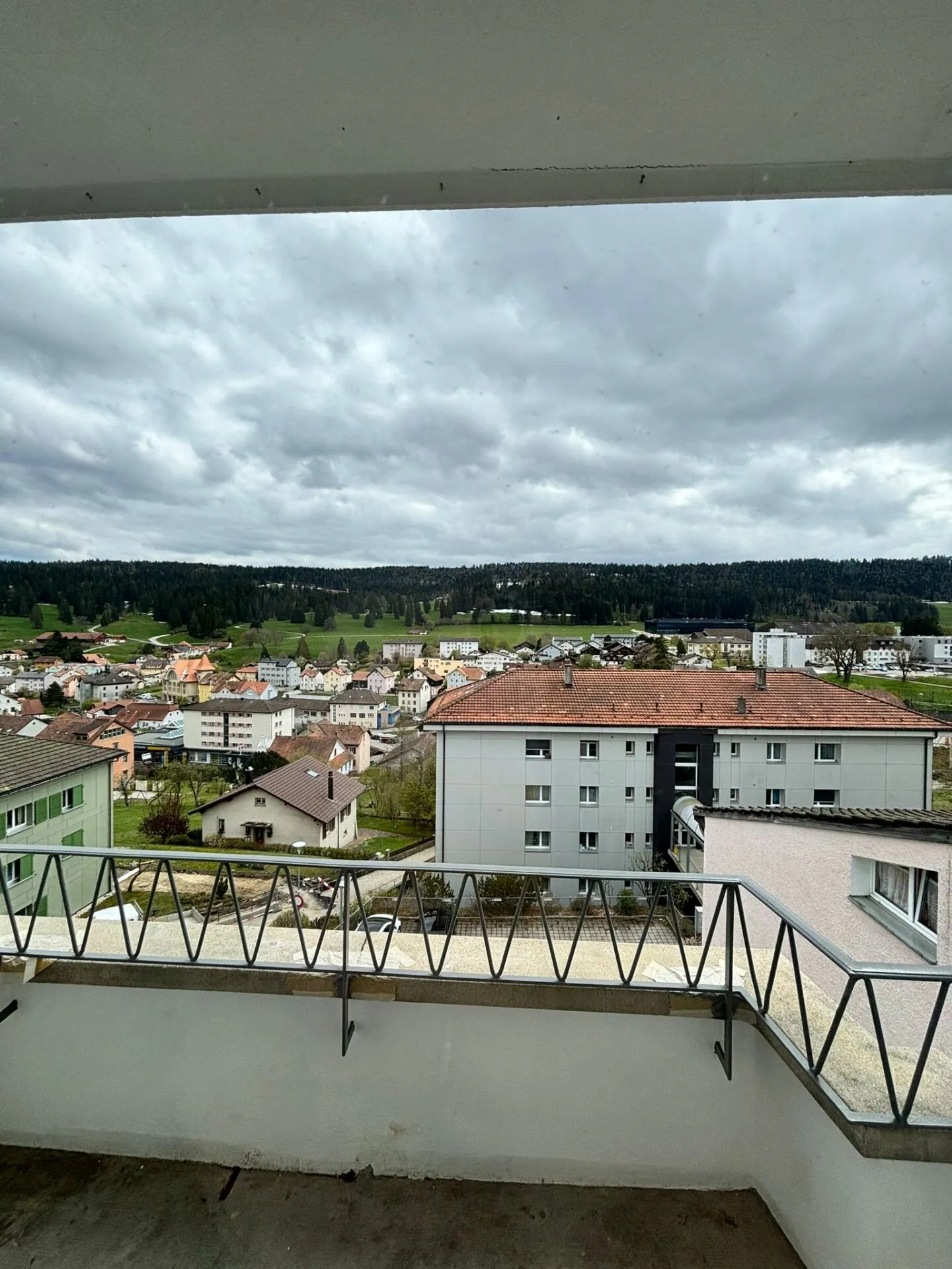 Renovierte 4.5-Zimmer Wohnung - Foto 8 von 8