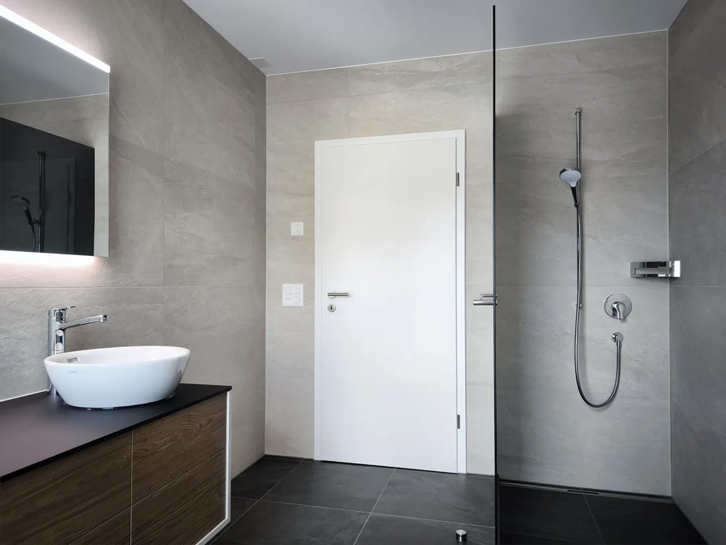 Moderne 4.5-Zimmer-Wohnung mit Terrasse - Foto 11 von 17