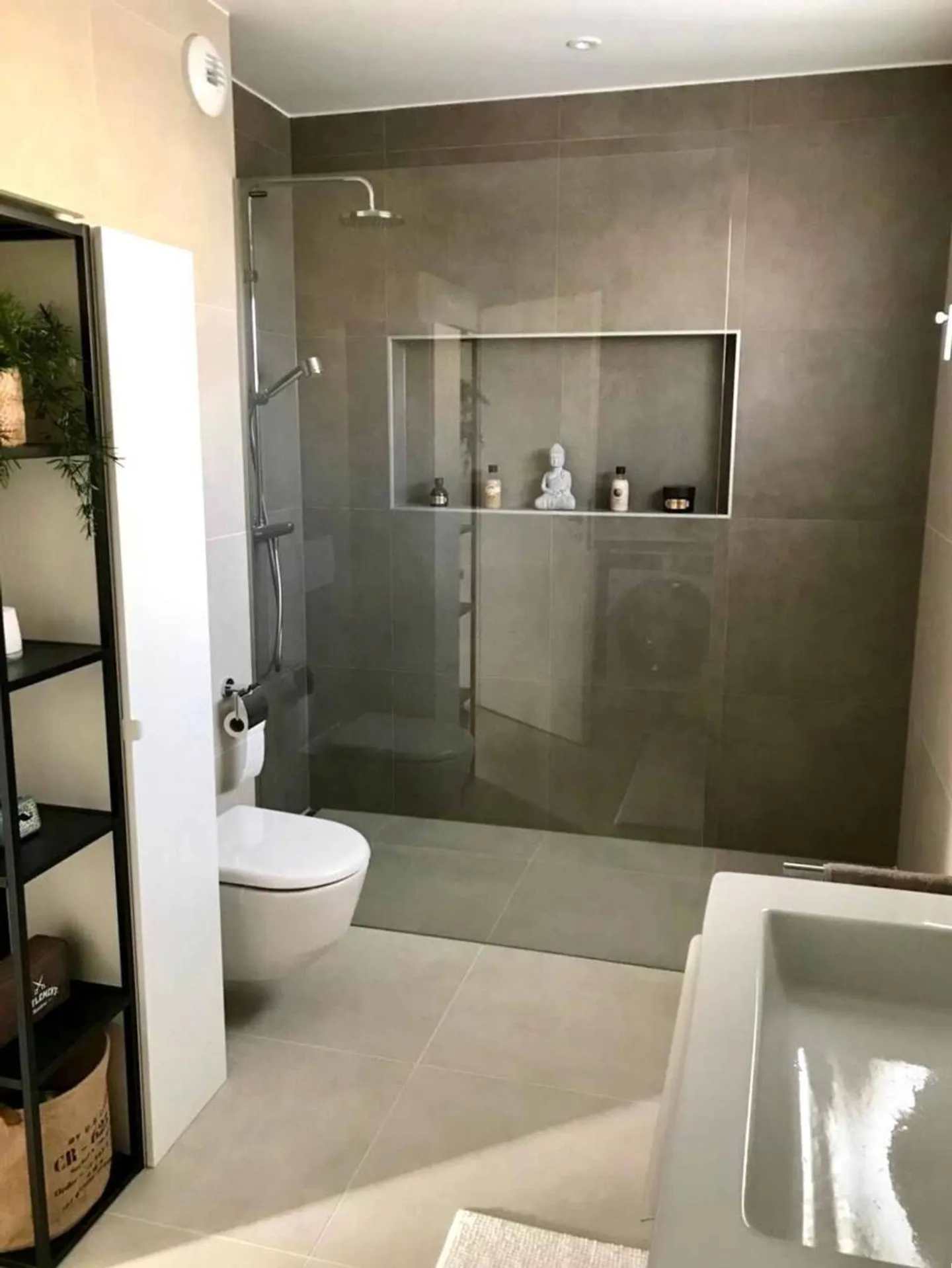 Modern villa with beautiful finishes - Photo 6 of 6