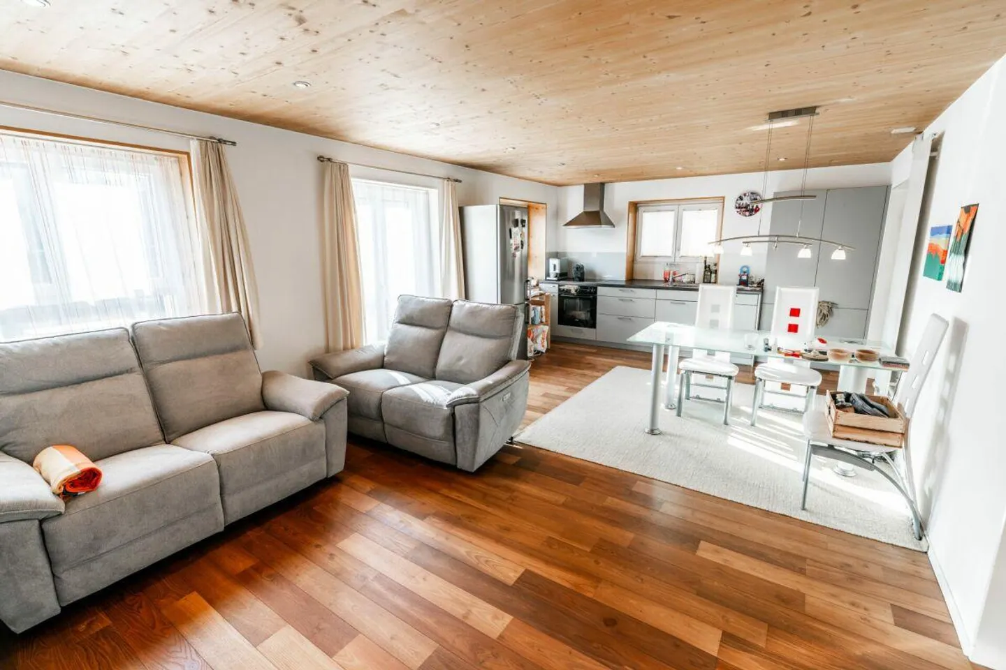 Maison individuelle spacieuse de 8 pièces avec appartement, jardin et grande terrasse - Photo 11 sur 14