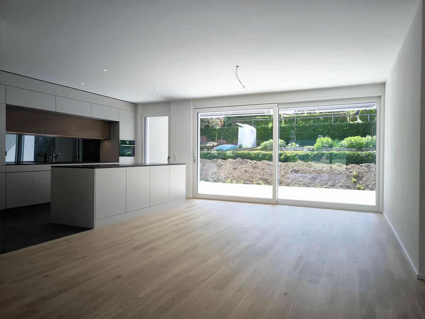 Moderne 4.5-Zimmer-Wohnung mit Terrasse - Foto 5 von 17