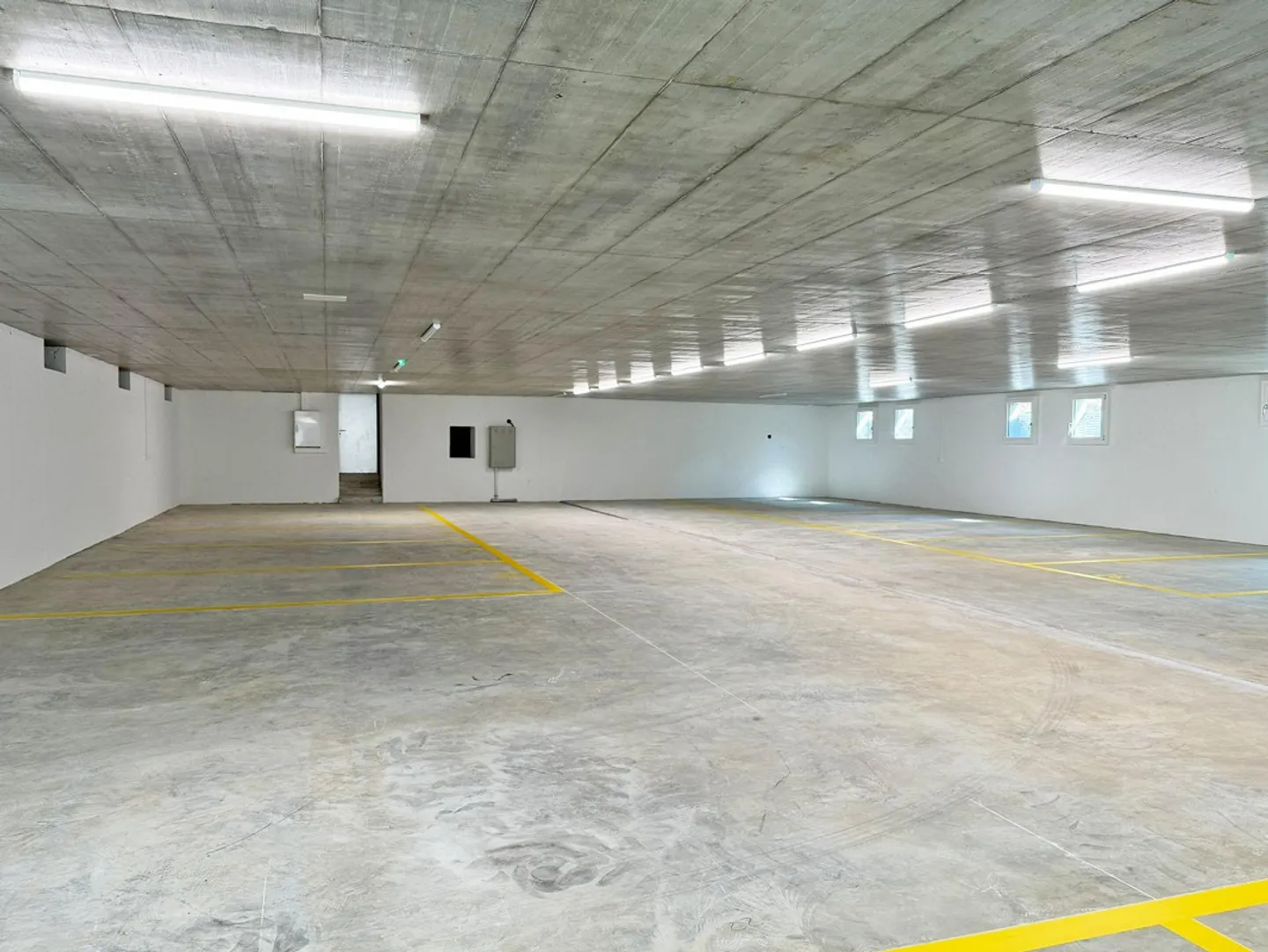 Einstellplätze in neuer Garage - Foto 4 von 6