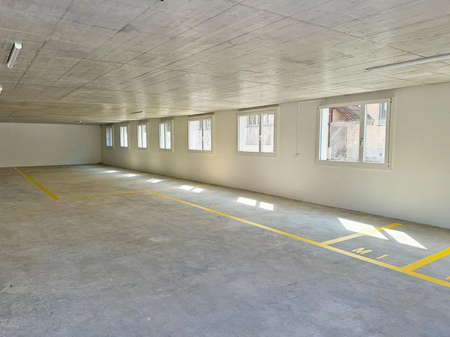 Einstellplätze in neuer Garage - Foto 1 von 6