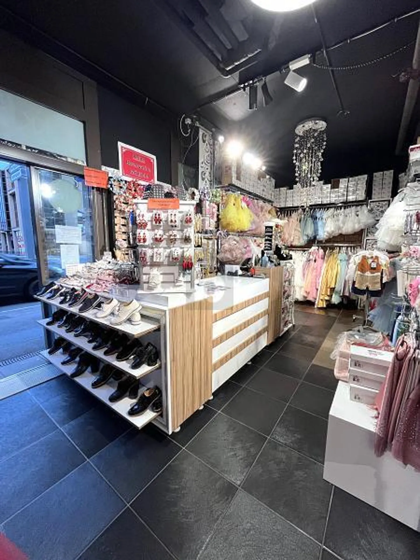 STYLISCHES LOKAL AN BESTER LAGE IM HERZEN DER STADT - Foto 1 von 6