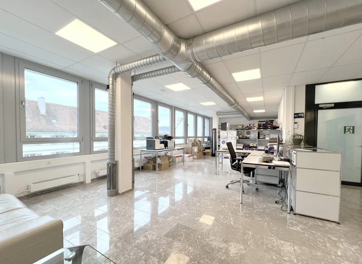 Espace de bureau moderne à louer : spacieux, lumineux et idéalement situé - Photo 5 sur 10