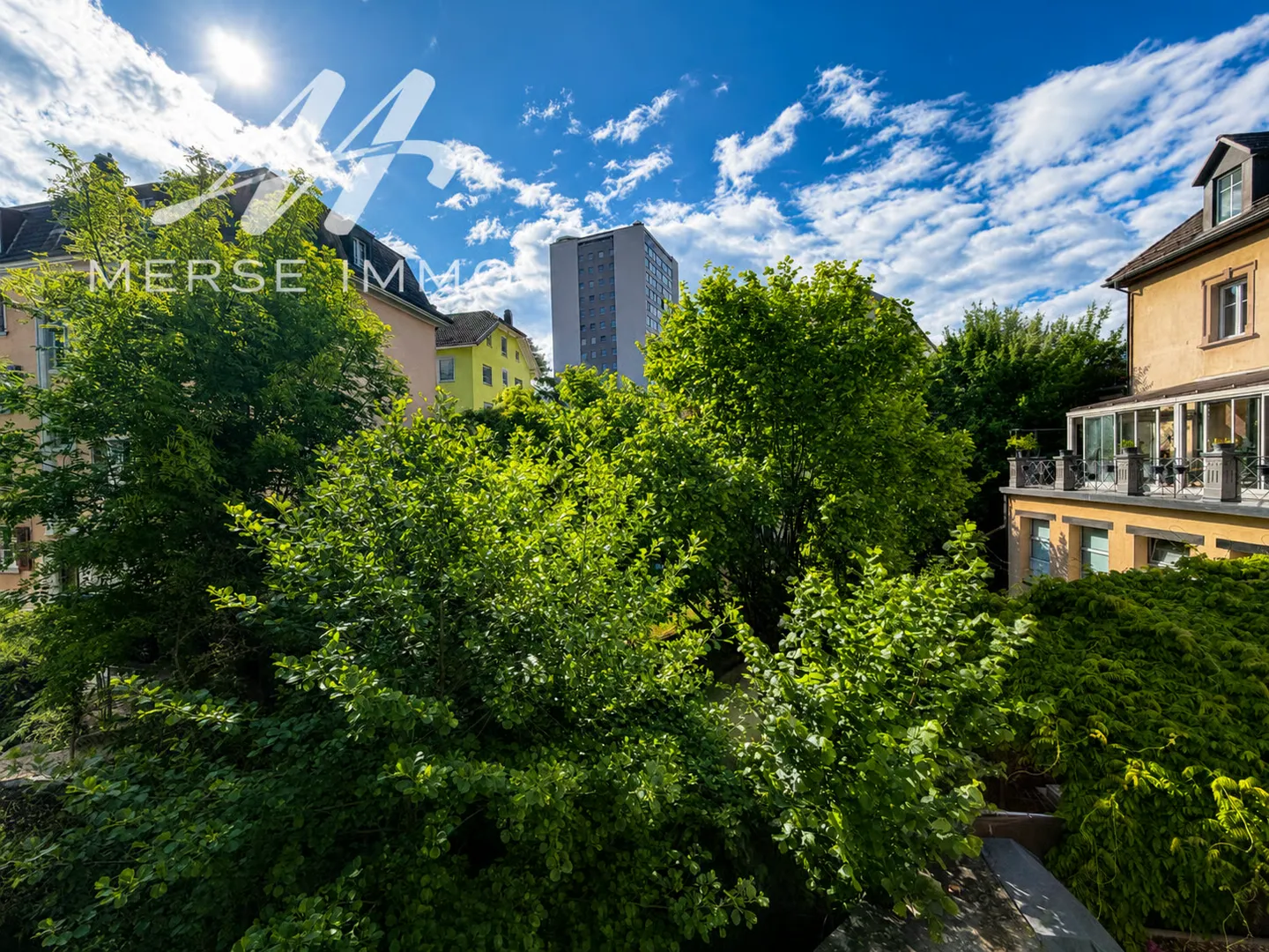 Ampio appartamento di 5,5 stanze con balcone, a pochi passi dal centro di Biel - Foto 5 di 9