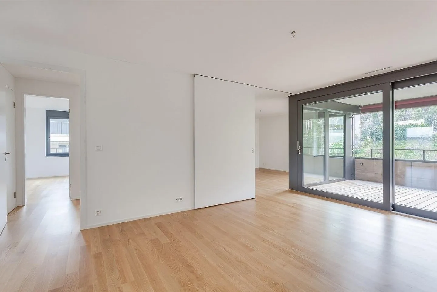 Exclusive apartment for the highest demands - with lake view and smart home app! - Photo 3 of 6