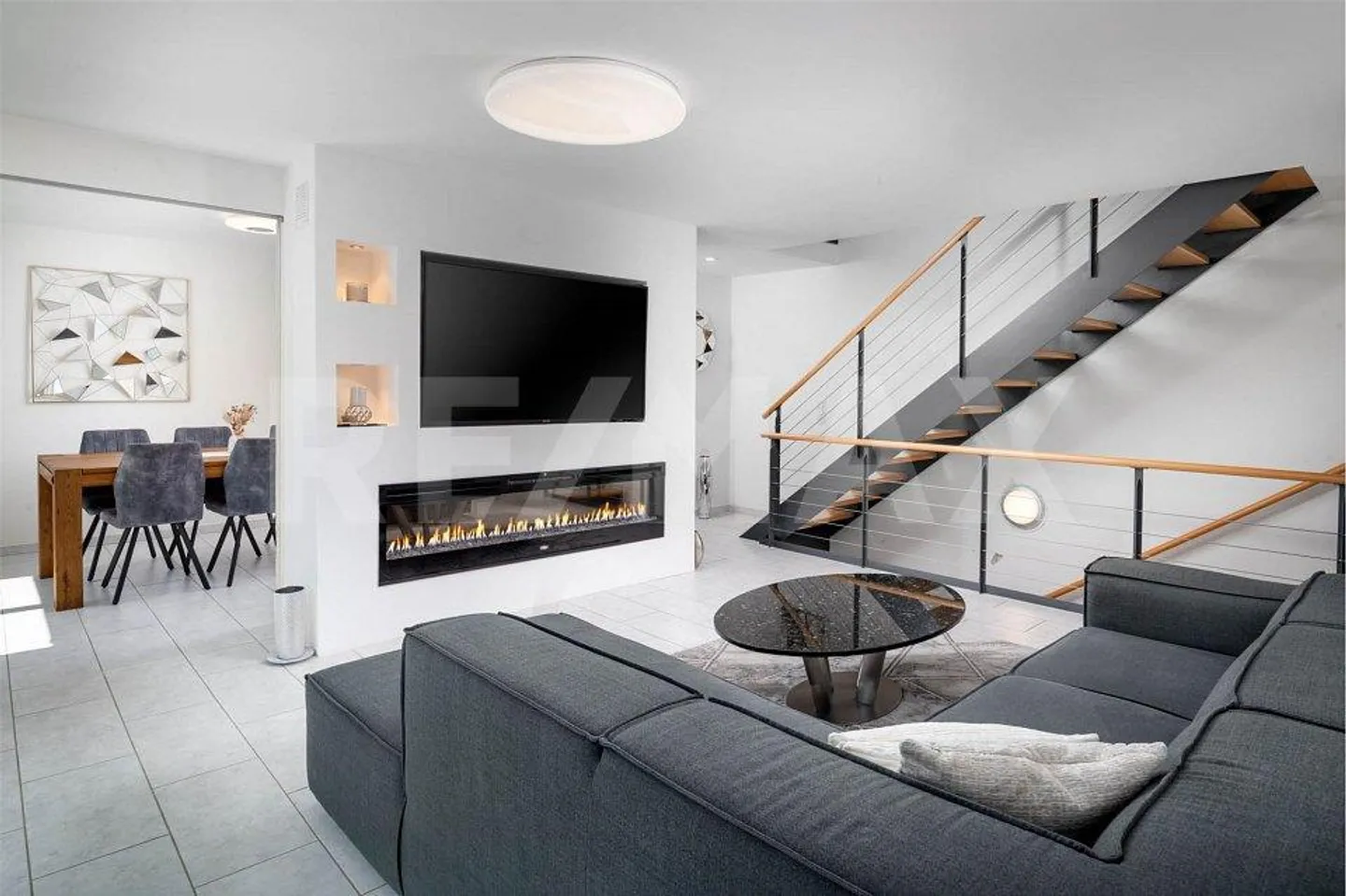 Ampio appartamento maisonette di 5,5 locali con giardino ben curato e privacy! - Foto 4 di 13