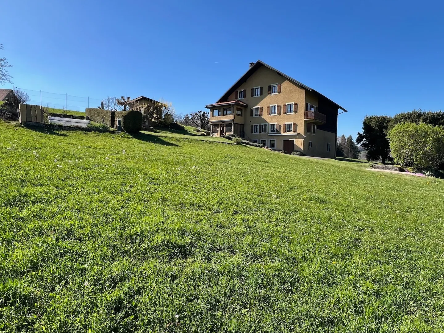 Renovated Farm with Stunning View of Châtel-St-Denis - 2 Apartments - Photo 3 of 13