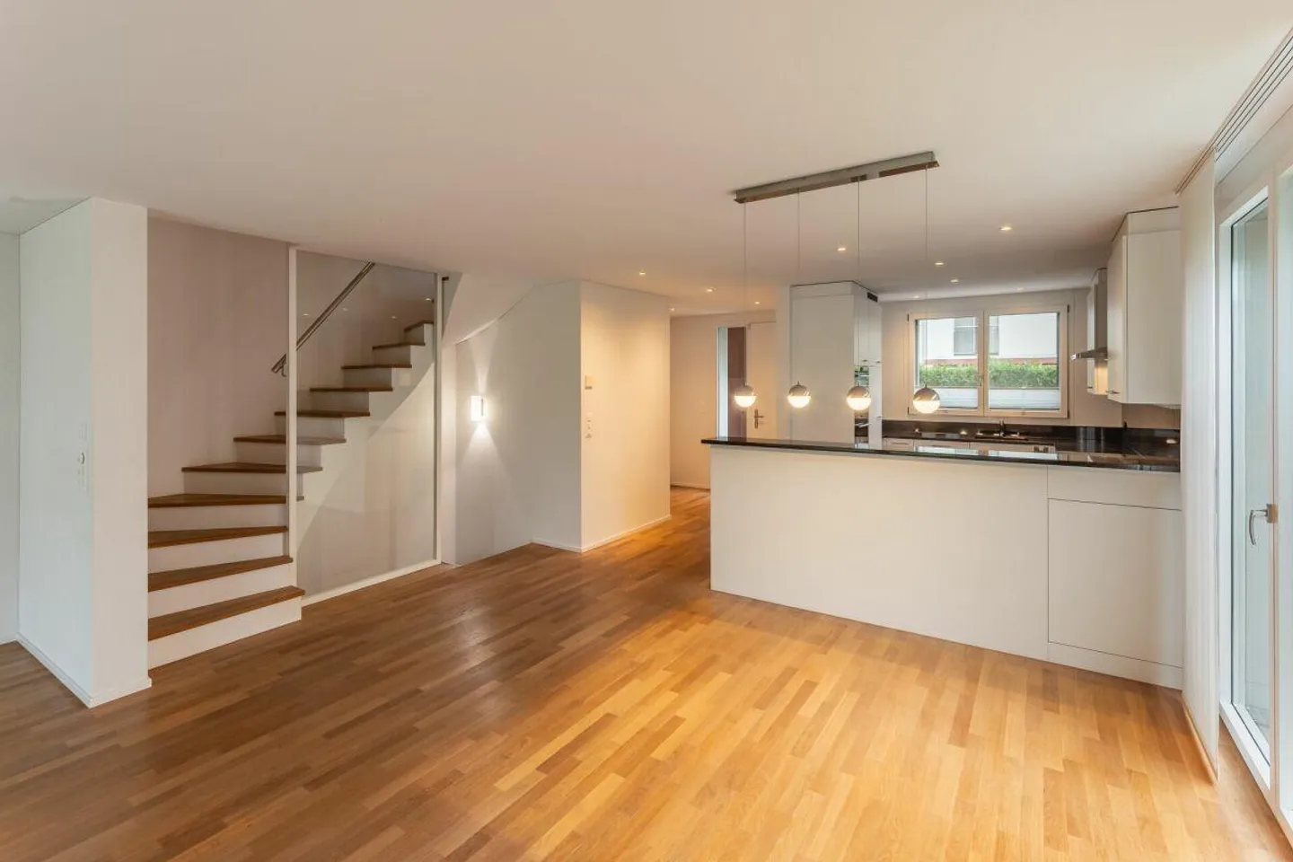 Casa familiare semi-indipendente attraente - Foto 1 di 27