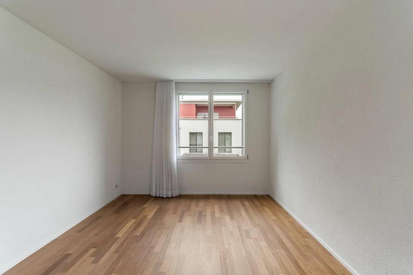 Casa familiare semi-indipendente attraente - Foto 9 di 27