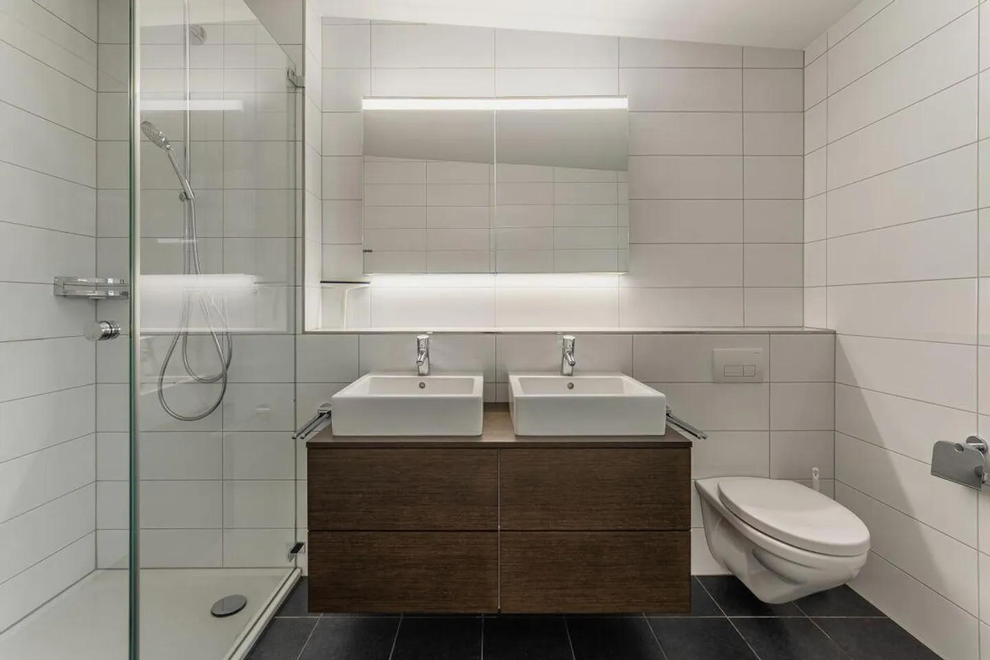 Casa familiare semi-indipendente attraente - Foto 13 di 27