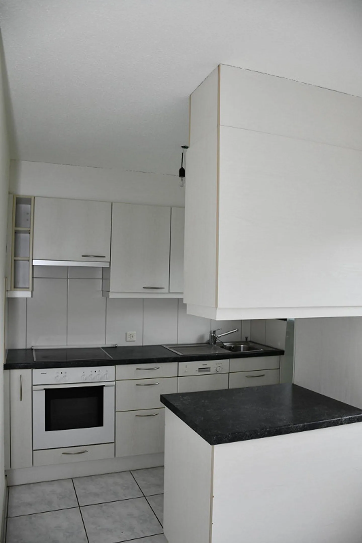 Charmant appartement de 3,5 pièces pour un séjour agréable - Photo 3 sur 8