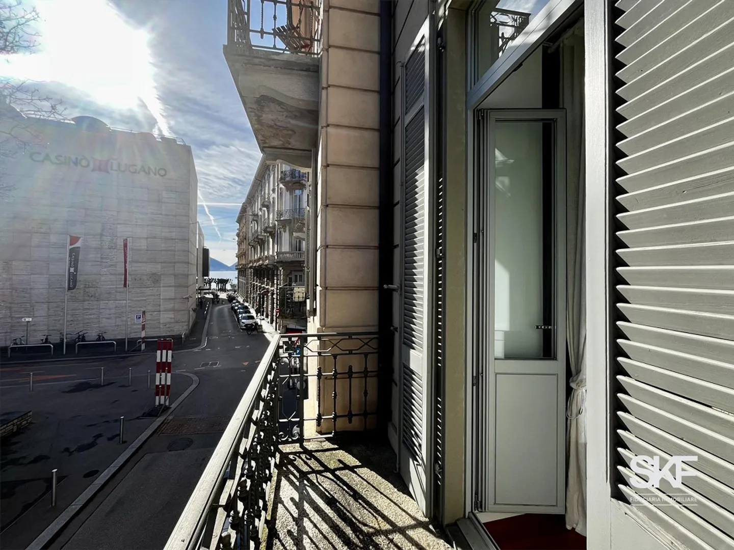 LUGANO - À VENDRE SPACIEUX ET EXCLUSIF 2.5 PIÈCES - Photo 4 sur 9