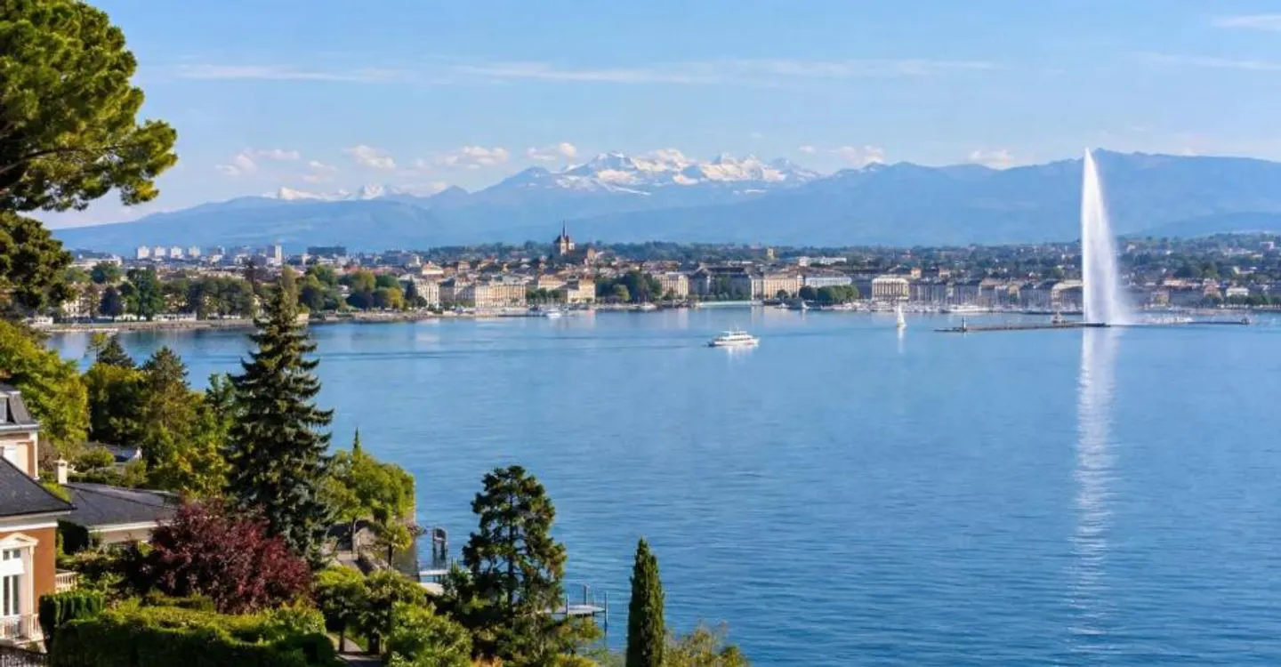 Superb villa in Cologny with a view of Lake Geneva - Photo 1 of 1