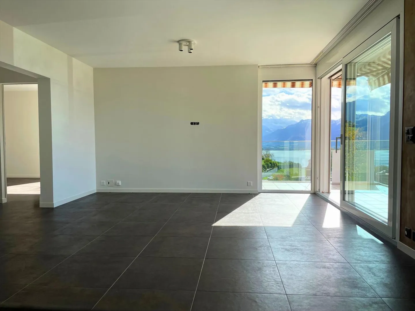 Appartamento con 3,5 stanze al 1° piano - Foto 2 di 10