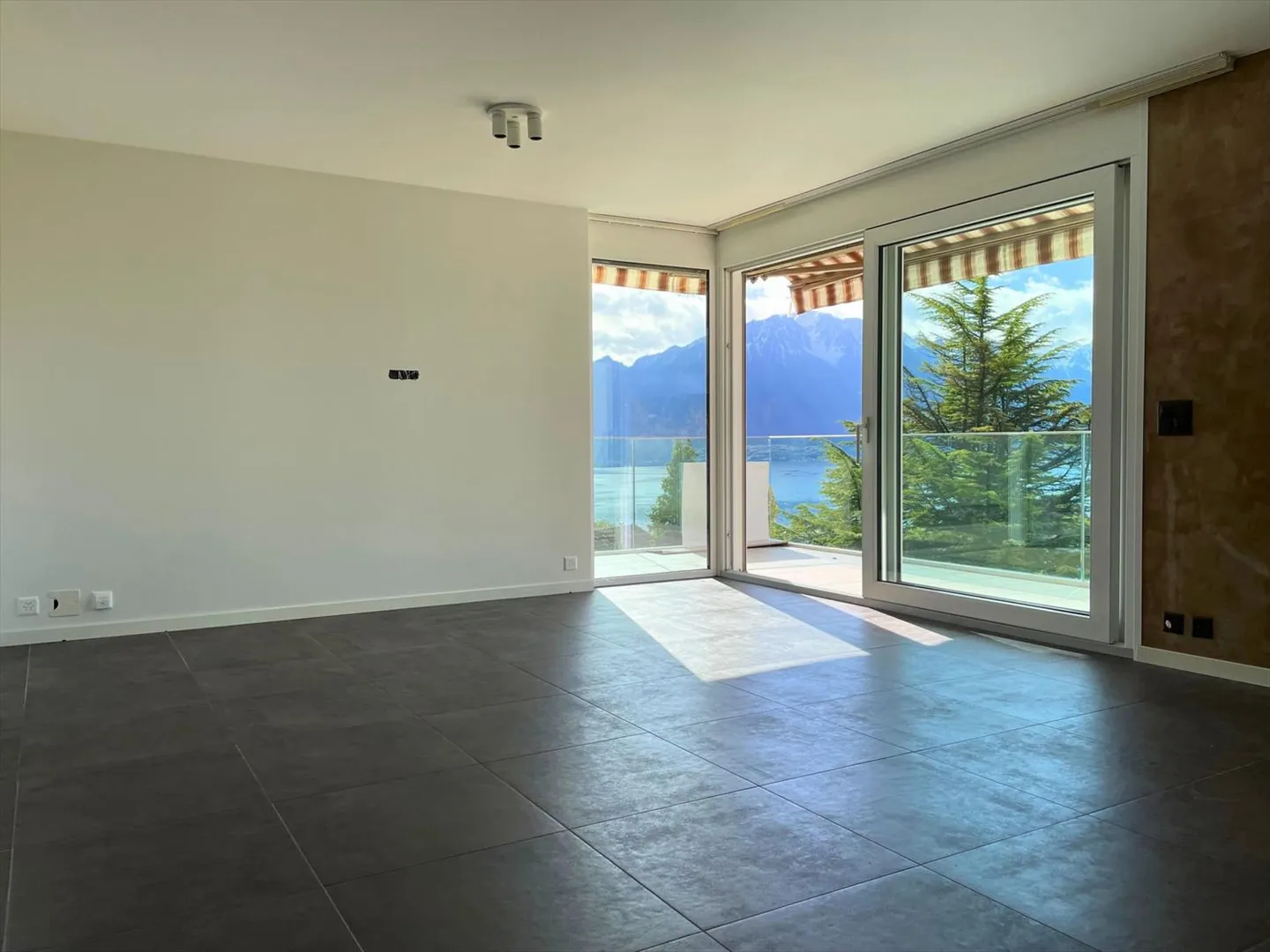 Appartamento con 3,5 stanze al 1° piano - Foto 3 di 10