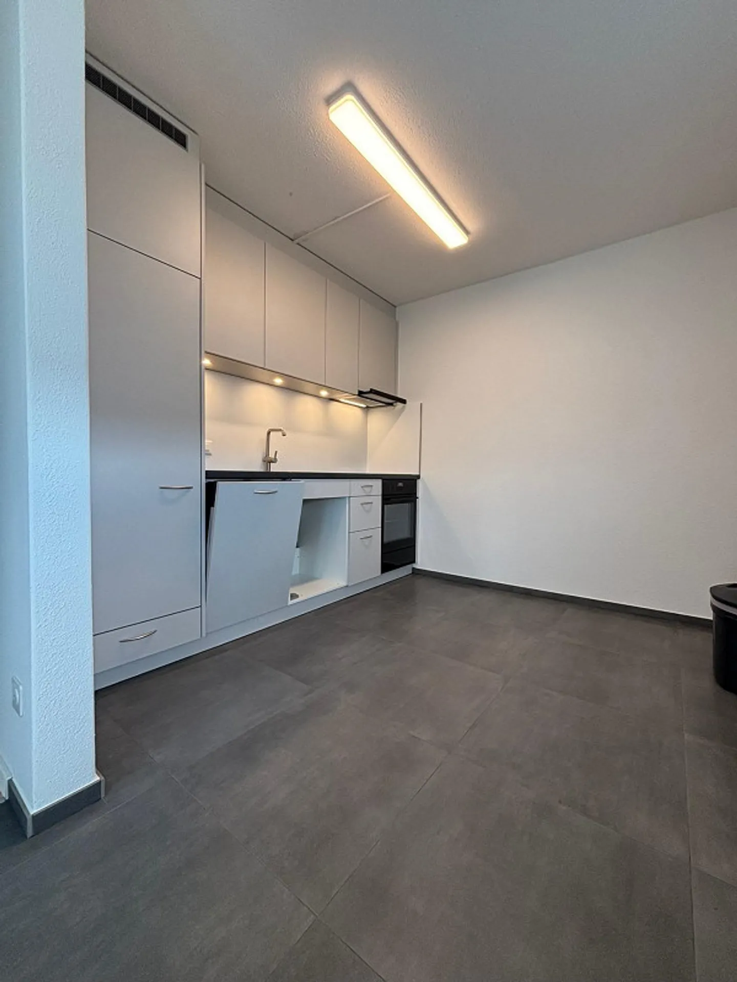Bellissimo appartamento di 2 stanze al 5° piano in affitto su appuntamento - Foto 2 di 8