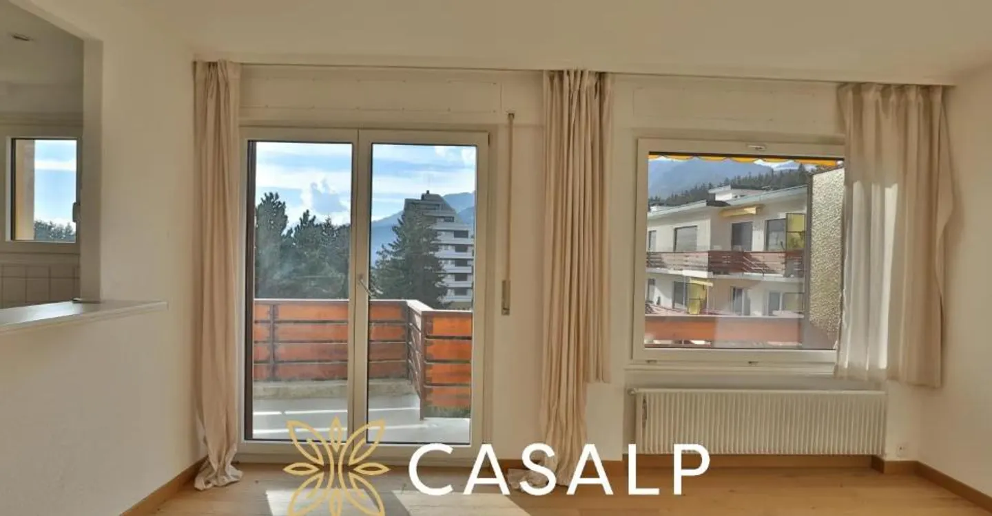Bright 2.5-room attic in the center of Crans-Montana - Photo 4 of 11