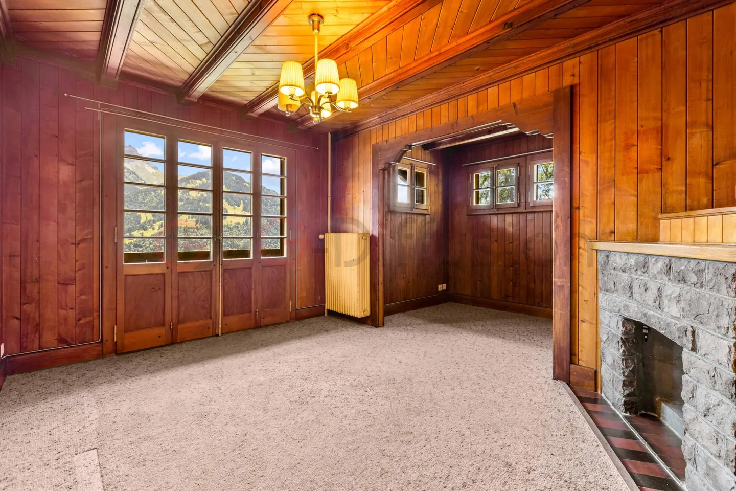 Spacious property with panoramic view - Photo 4 of 9