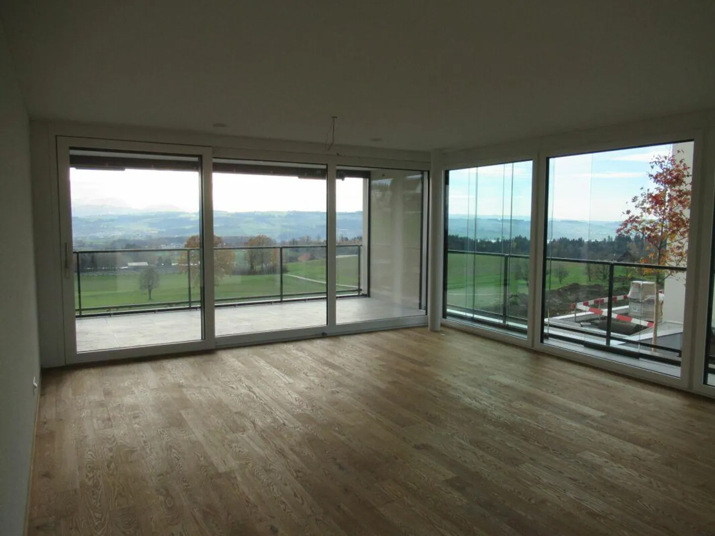 Modern 4.5-room apartment with a panoramic view - Photo 5 of 13
