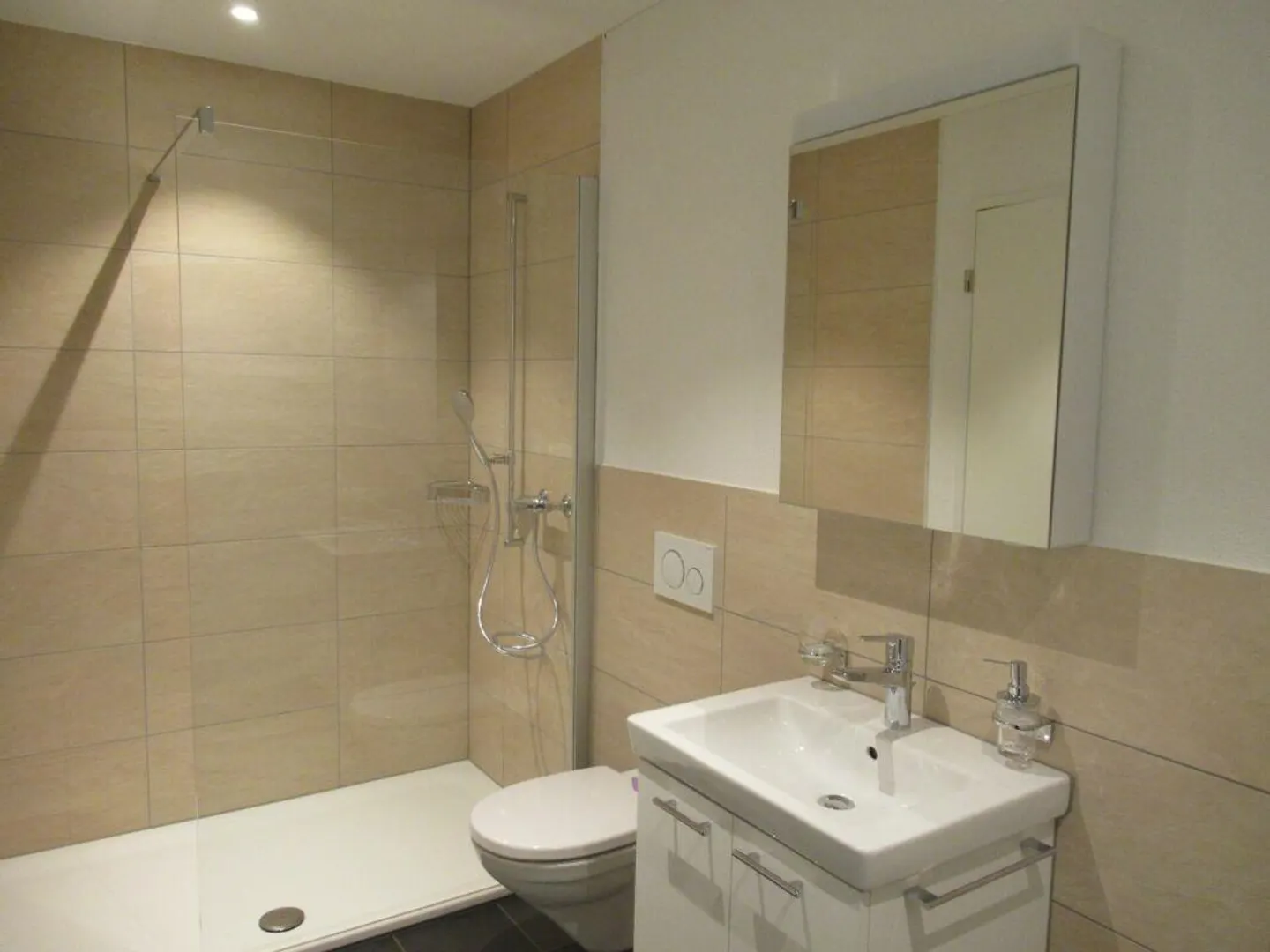 Modern 4.5-room apartment with a panoramic view - Photo 7 of 13