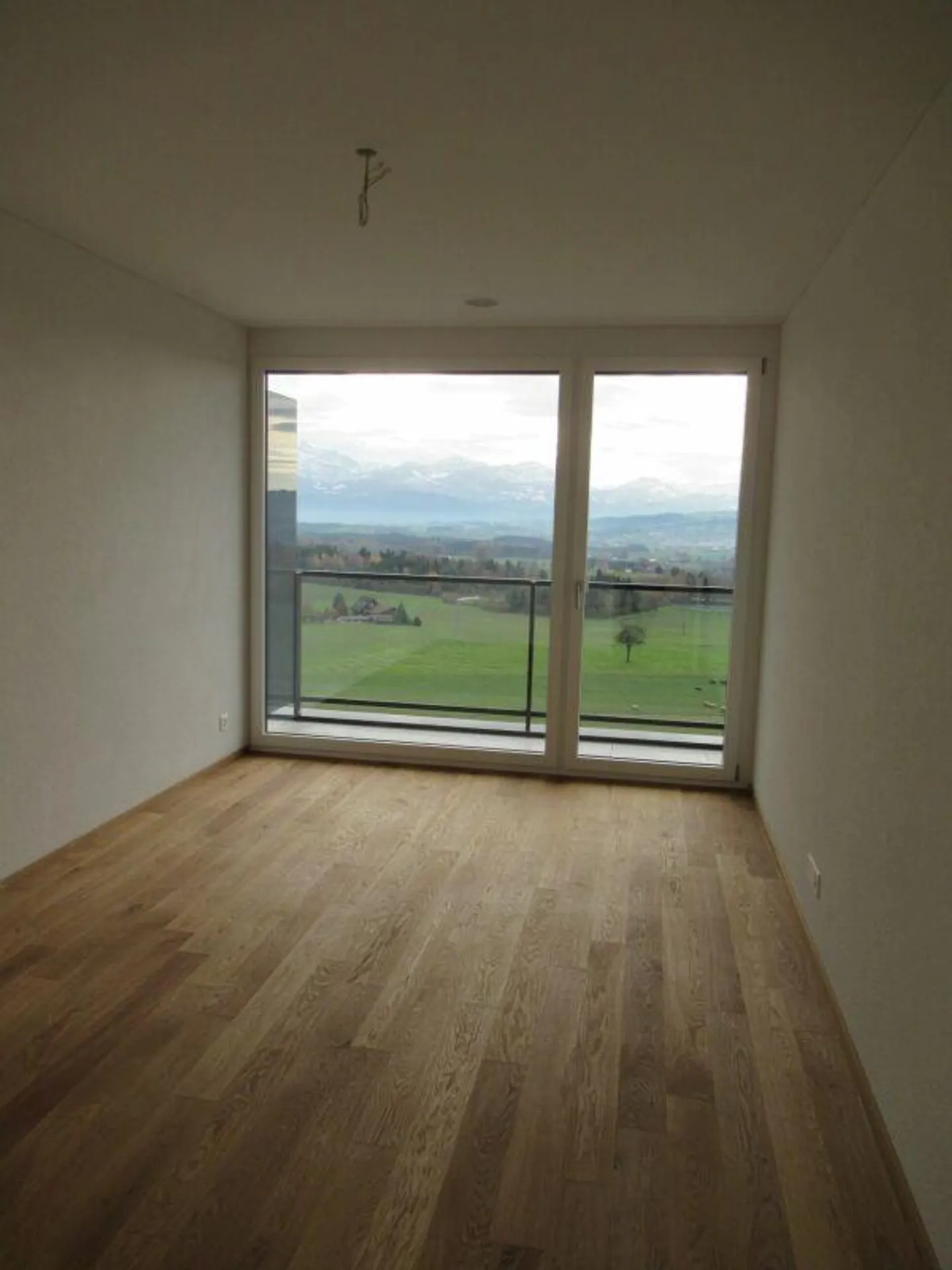 Modern 4.5-room apartment with a panoramic view - Photo 9 of 13