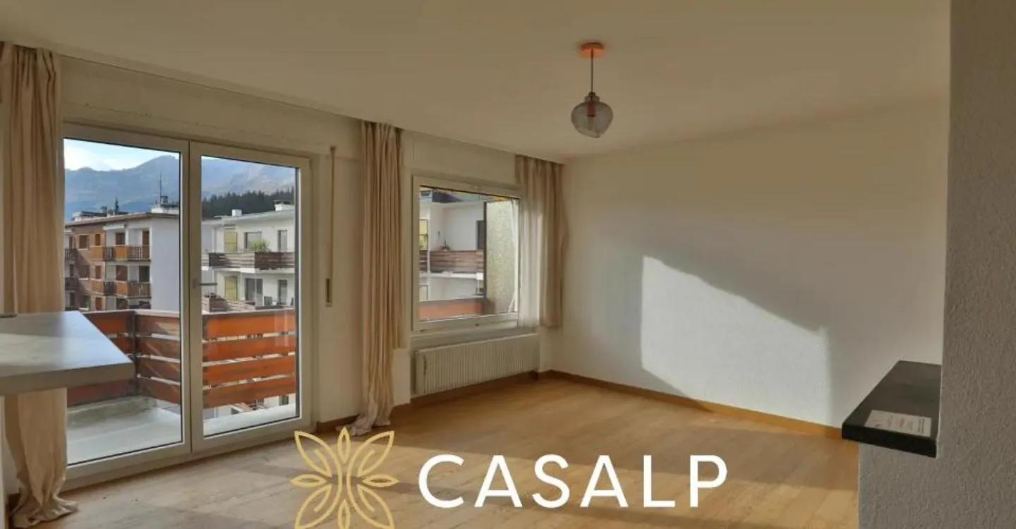 Bright 2.5-room attic in the center of Crans-Montana - Photo 10 of 11