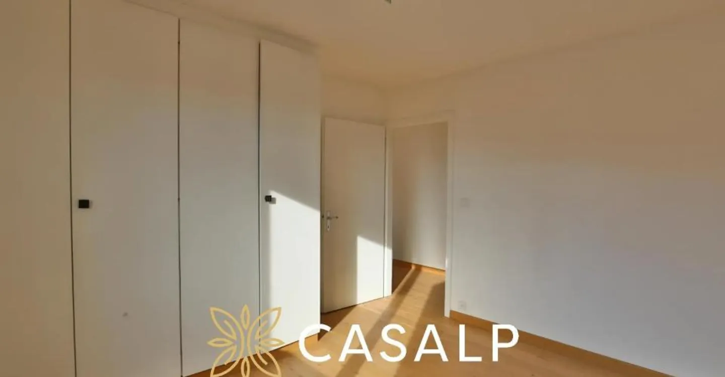 Bright 2.5-room attic in the center of Crans-Montana - Photo 11 of 11