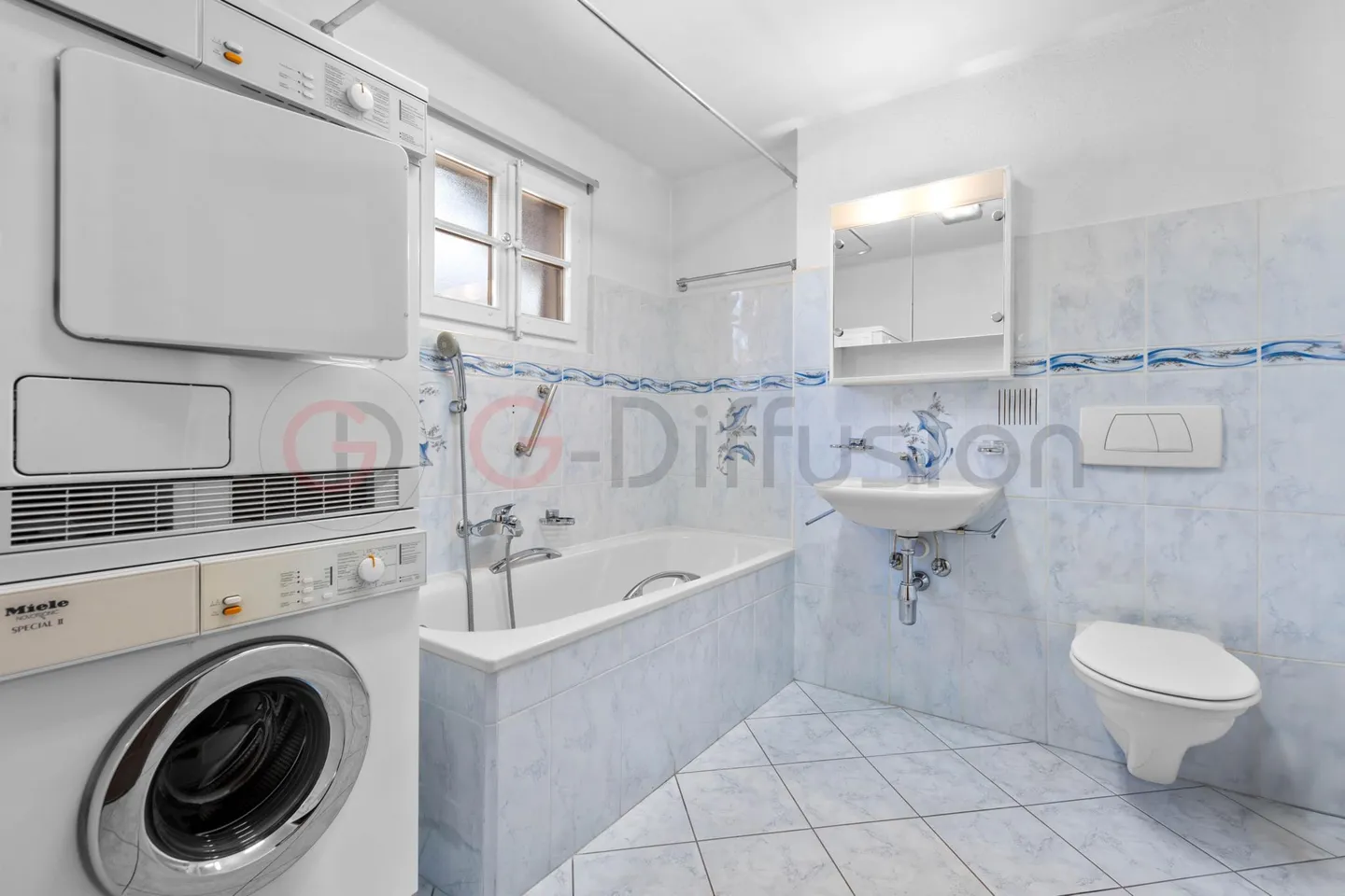 Spacious property with panoramic view - Photo 7 of 9