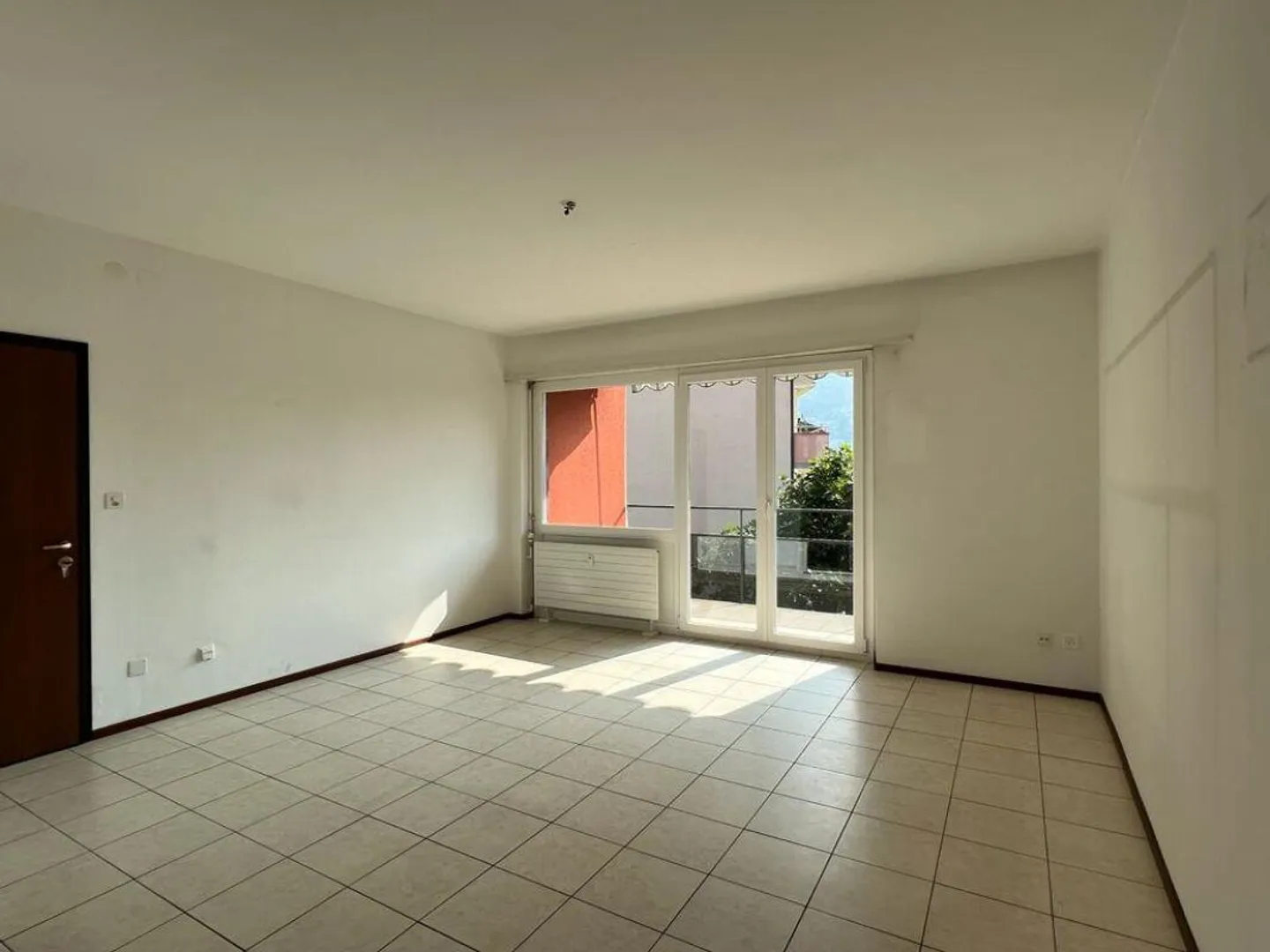 LUGANO | HELL 2.5 ZIMMER - Foto 2 von 6