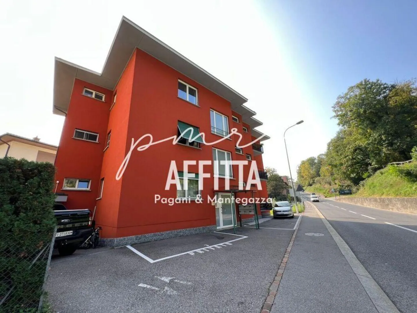 LUGANO | HELL 2.5 ZIMMER - Foto 1 von 6