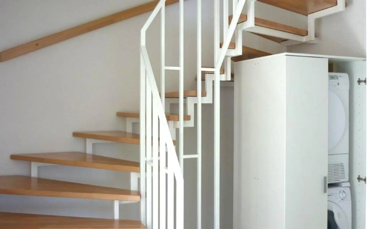 4.5 Room Maisonette Apartment for Rent in 4-Family House, Whirlpool, etc. Beautiful Location - Photo 6 of 9