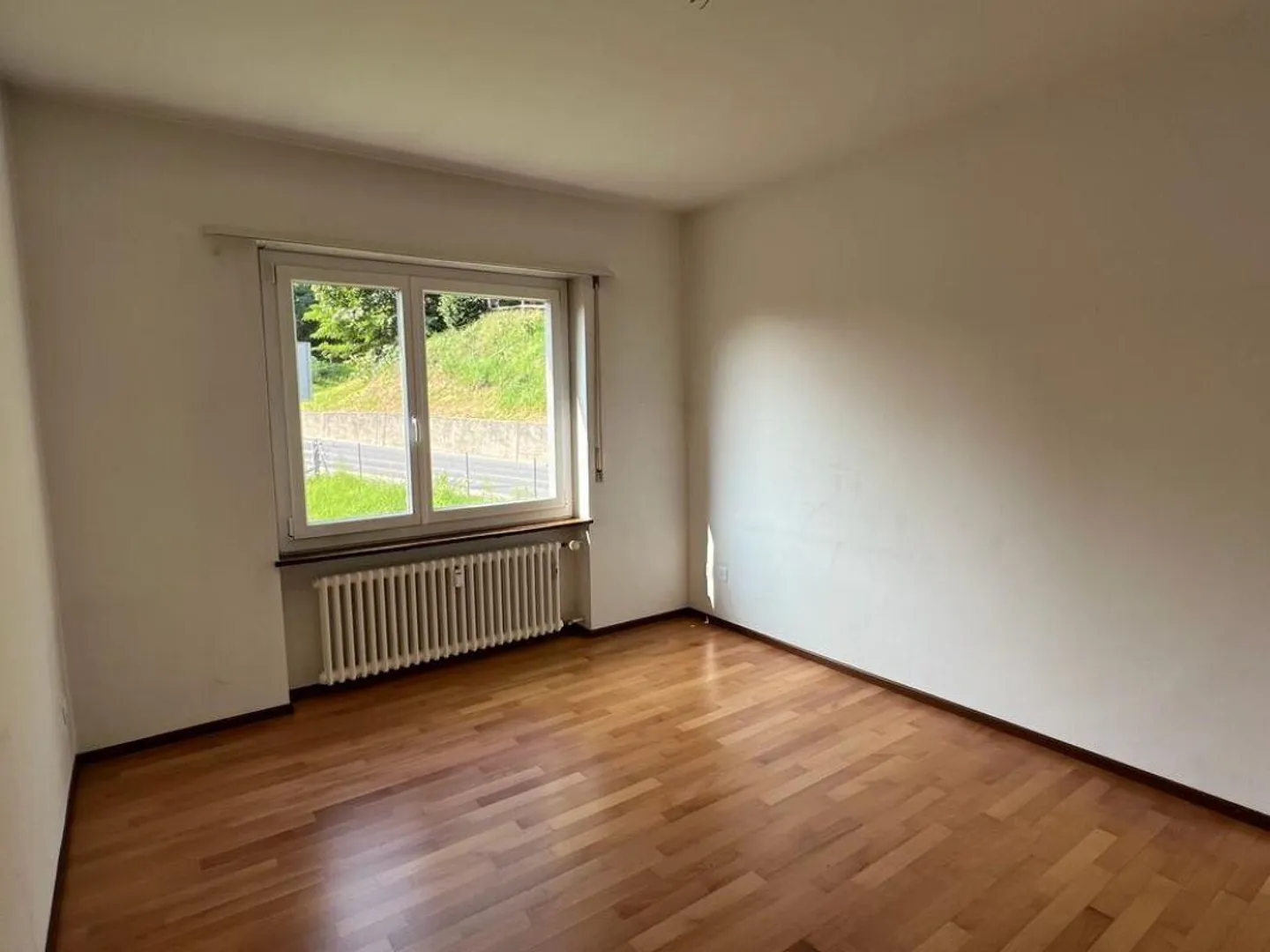 LUGANO | HELL 2.5 ZIMMER - Foto 3 von 6