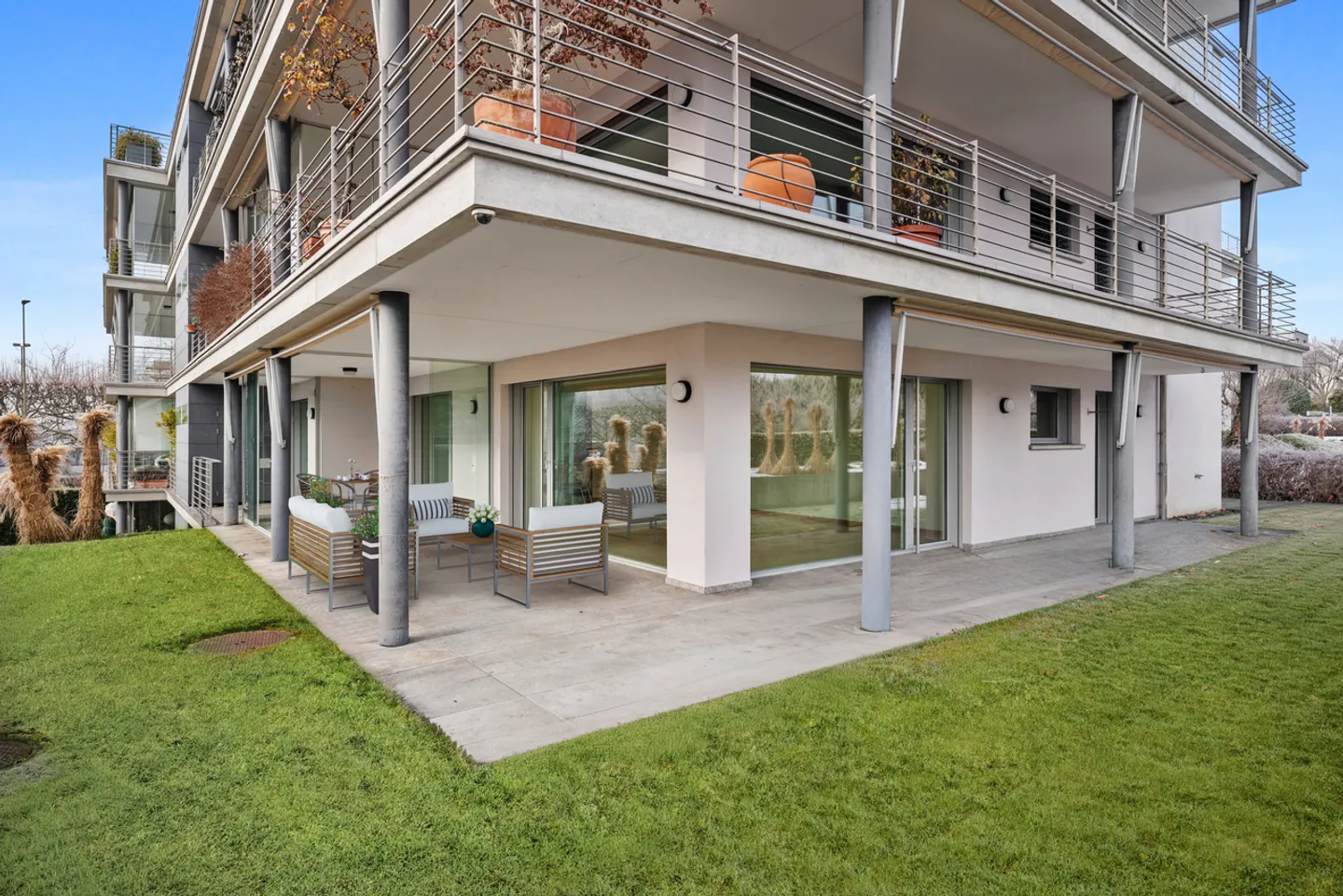 Appartement de jardin lumineux de 5,5 pièces - Photo 1 sur 9