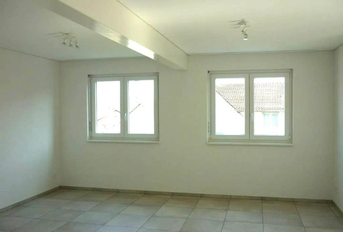 4.5 Room Maisonette Apartment for Rent in 4-Family House, Whirlpool, etc. Beautiful Location - Photo 5 of 9