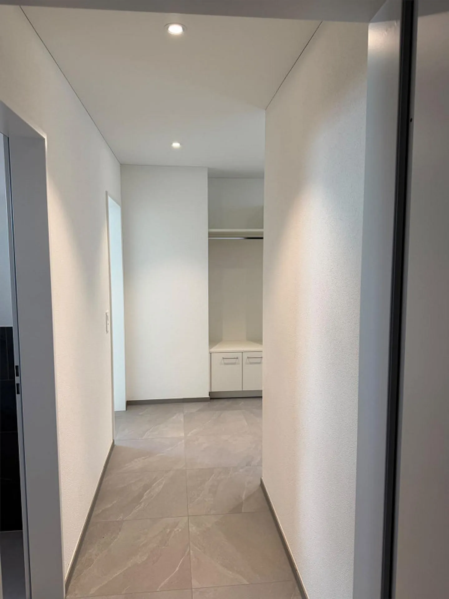 2.5-room apartment with patio - Photo 3 of 10